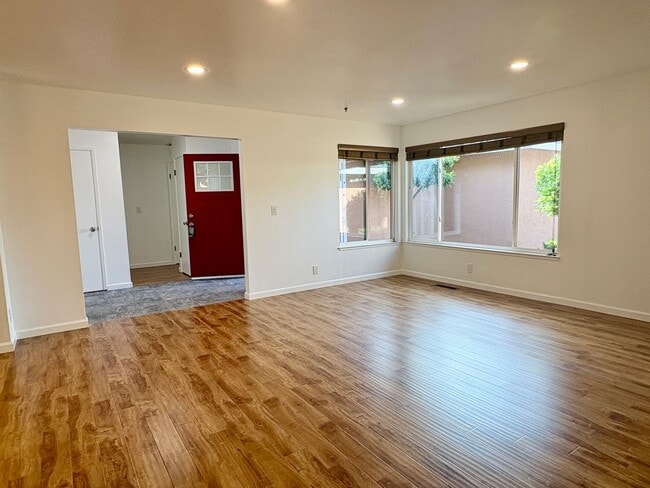 1041 Mt Carmel Dr in San Jose, CA - Building Photo - Building Photo