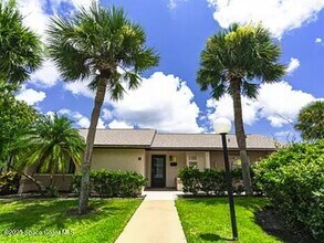 2245 Golf Isle Dr in Melbourne, FL - Building Photo - Building Photo