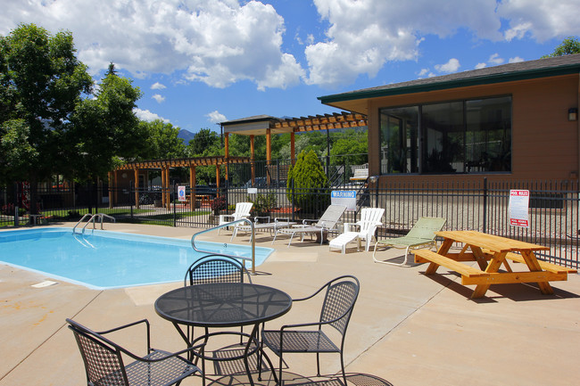 The Residence at Skyway in Colorado Springs, CO - Building Photo - Building Photo