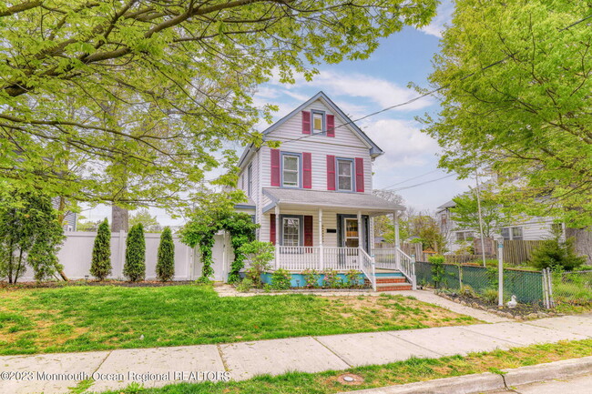 819 Dunlewy St in Asbury Park, NJ - Building Photo - Building Photo