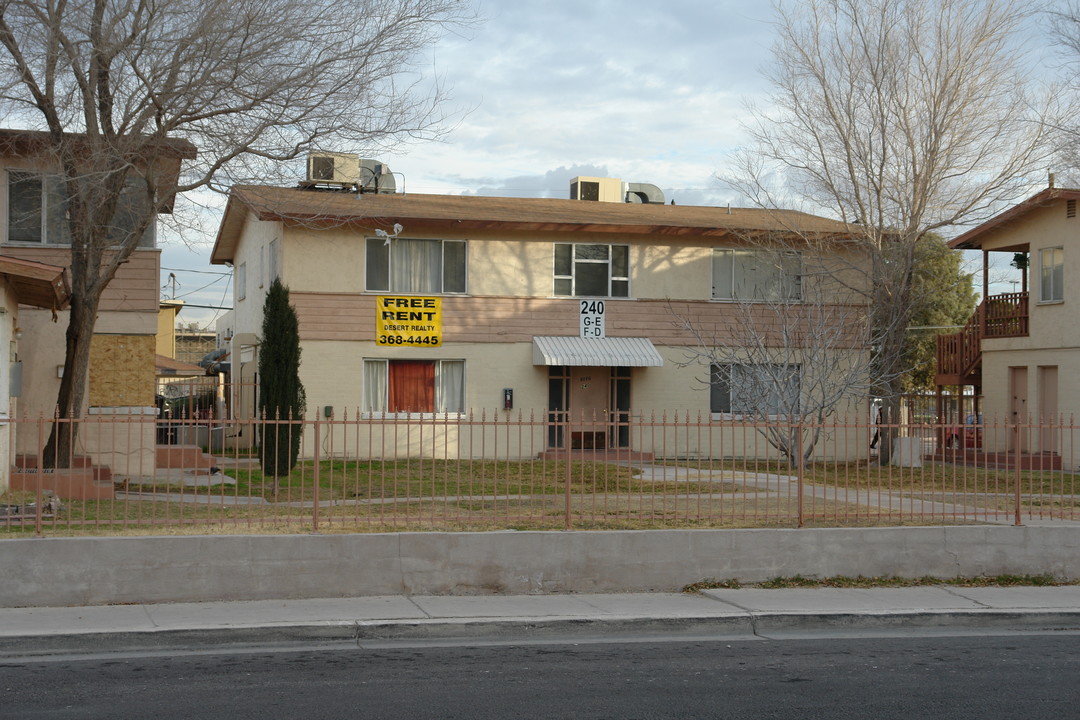 240 W Cincinnati Ave in Las Vegas, NV - Building Photo