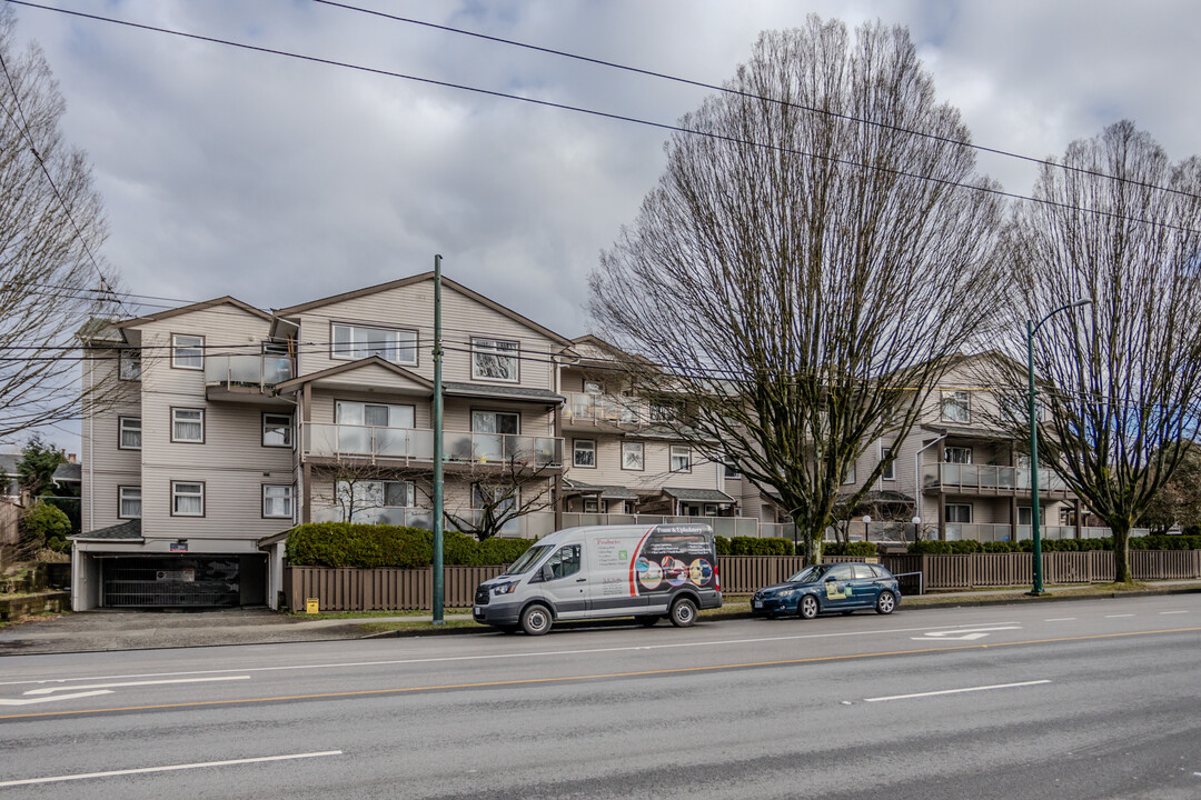 16 Nanaimo St in Vancouver, BC - Building Photo