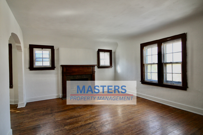 2547 Greenway St in Toledo, OH - Building Photo - Building Photo