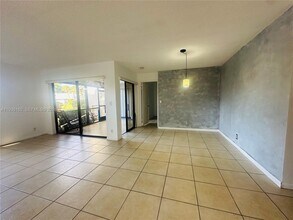 3815 NW 35th St in Coconut Creek, FL - Building Photo - Building Photo