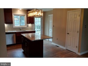 17 5th Ave in Cherry Hill Township, NJ - Building Photo - Building Photo