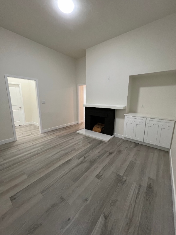 617 W 76th St in Los Angeles, CA - Foto de edificio - Building Photo