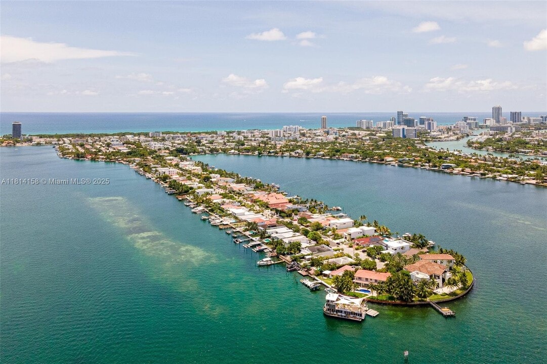1430 Stillwater Dr in Miami Beach, FL - Building Photo