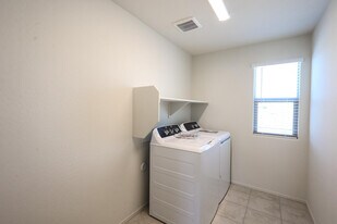 7110 W Bent Tree Dr in Peoria, AZ - Building Photo