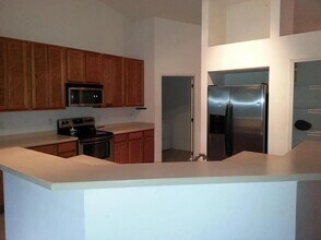 4017 SW Kallen St in Port St. Lucie, FL - Foto de edificio - Building Photo