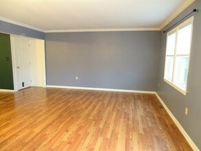 932 Orchard St in Akron, PA - Building Photo - Building Photo