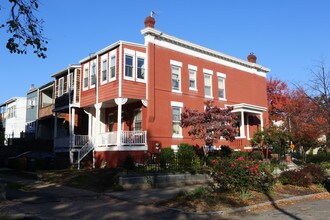 658 5th St NE in Washington, DC - Building Photo - Building Photo