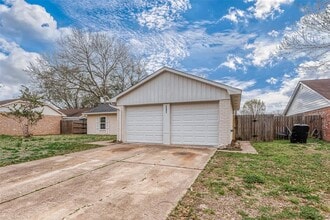 1615 Millbury Dr in Missouri City, TX - Building Photo - Building Photo