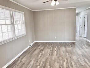 925 Southgate Dr in Cookeville, TN - Foto de edificio - Building Photo