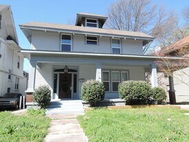 125 N Evergreen St in Memphis, TN - Building Photo