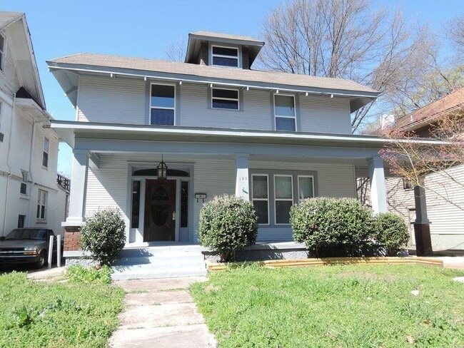 property at 125 N Evergreen St
