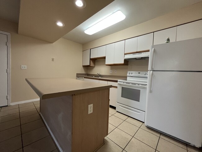 3985 W McNab Rd in Pompano Beach, FL - Building Photo - Building Photo