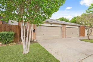 2211 Salem Dr in Carrollton, TX - Building Photo