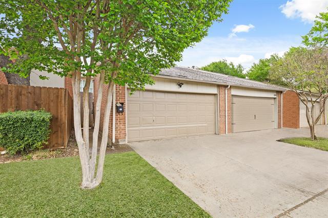 2211 Salem Dr in Carrollton, TX - Building Photo