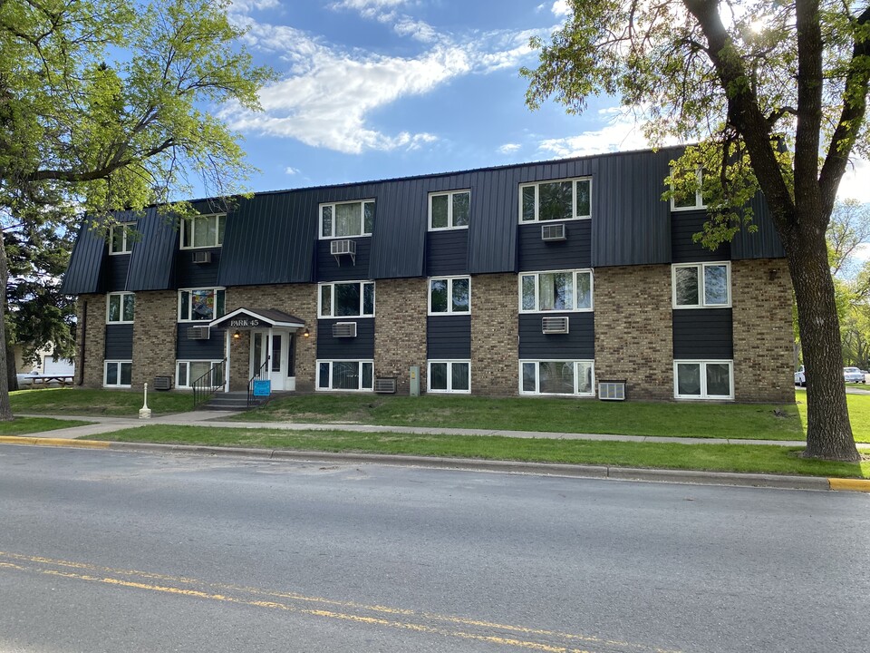 Park 45 Apartments in Cooperstown, ND - Building Photo