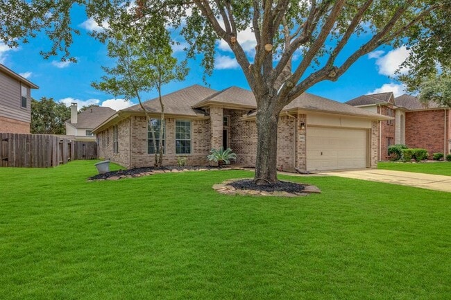 property at 2002 Monarch Hollow Ln