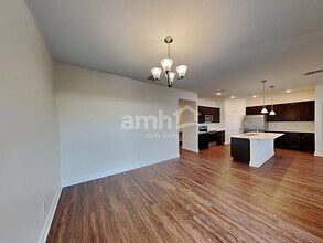 1118 Sky Lks Dr in St. Cloud, FL - Foto de edificio - Building Photo