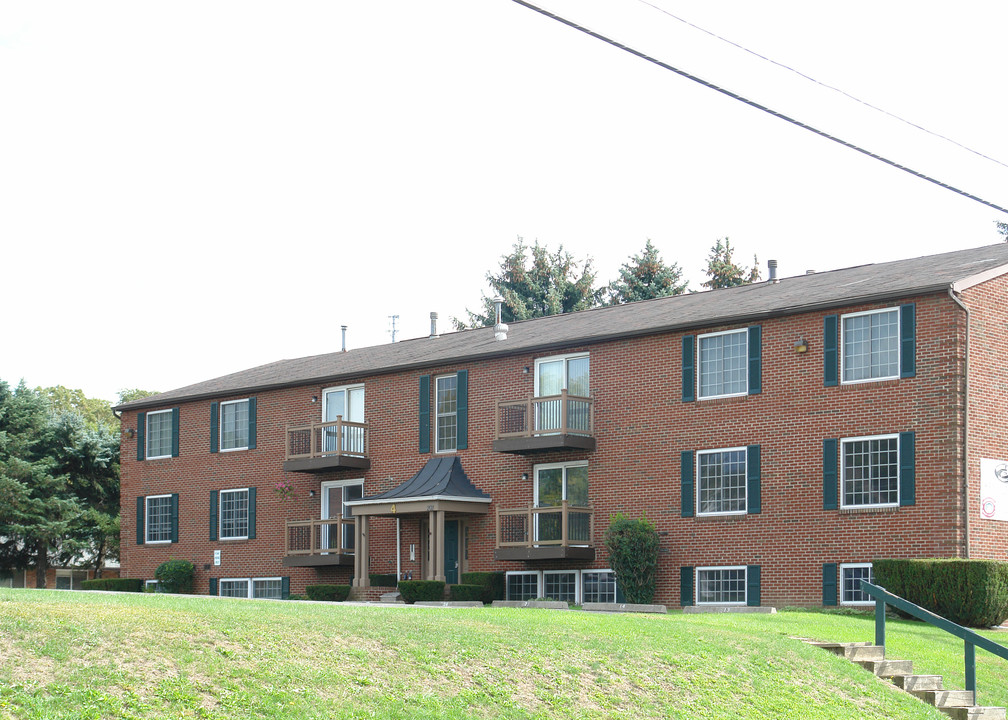 202 Hook St in Mars, PA - Foto de edificio