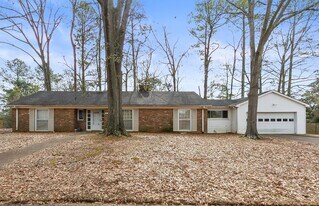 3801 12th E Pl in Tuscaloosa, AL - Building Photo