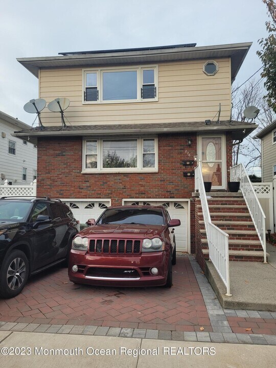 826 Hampden St in Linden, NJ - Building Photo