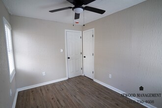 Fully Renovated 2-Bedroom Home – Move-In Ready for You! in Detroit, MI - Foto de edificio - Building Photo