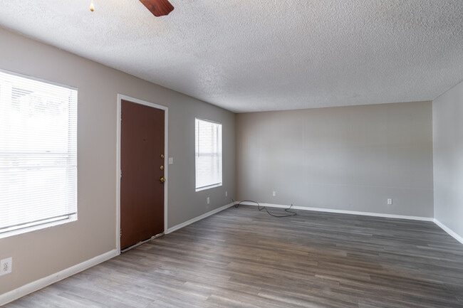 Valley Place Apartments in El Paso, TX - Building Photo - Interior Photo