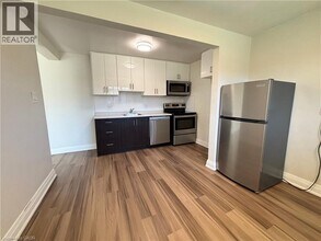 280 Lorne Ave in Kitchener, ON - Building Photo - Building Photo