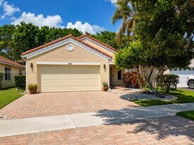 854 San Remo Dr in Weston, FL - Building Photo