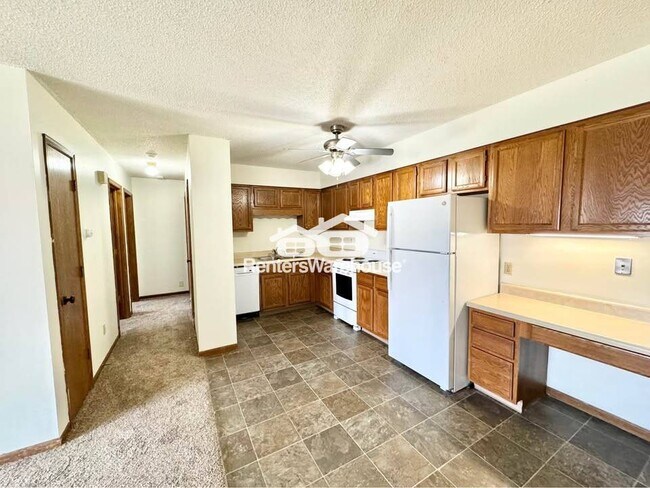 property at 1115 W 1st St