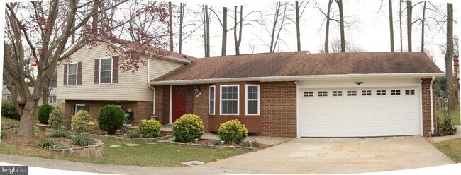 3317 Pathway Ct in Falls Church, VA - Building Photo - Building Photo