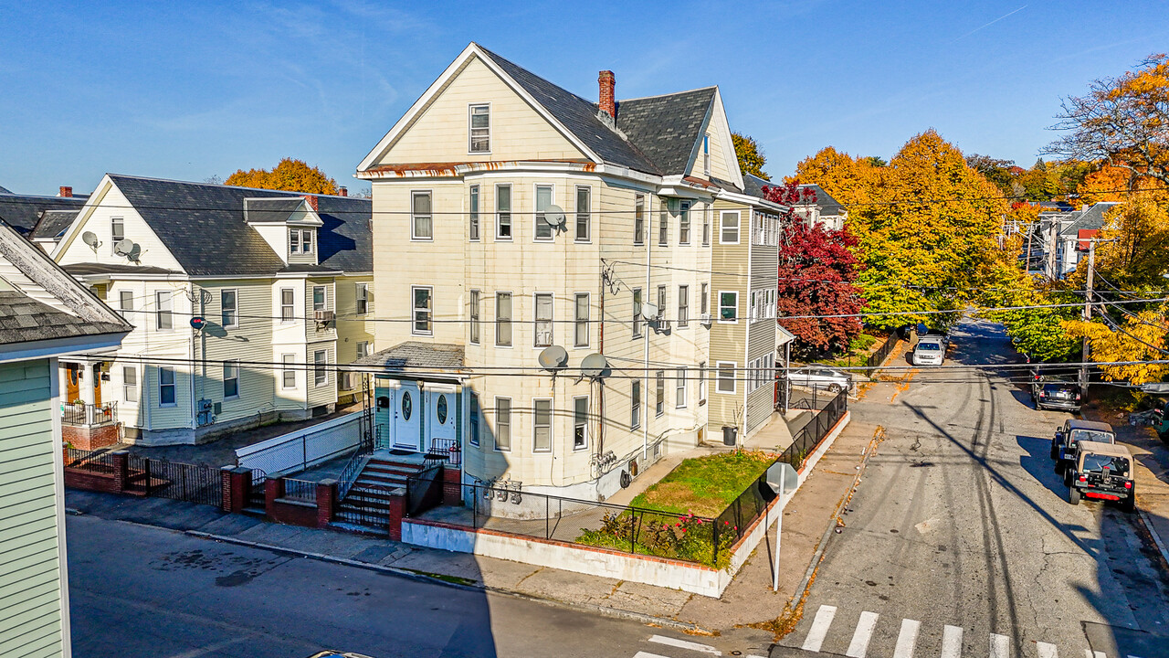 150 Pleasant St in Lowell, MA - Foto de edificio