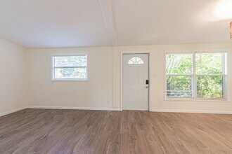 1380 Delmar Ln in Naples, FL - Building Photo - Building Photo