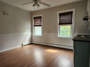 37 Prospect St in Bristol, RI - Building Photo - Building Photo