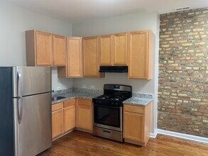 2833 W Warren Blvd, Unit 2 in Chicago, IL - Building Photo - Building Photo