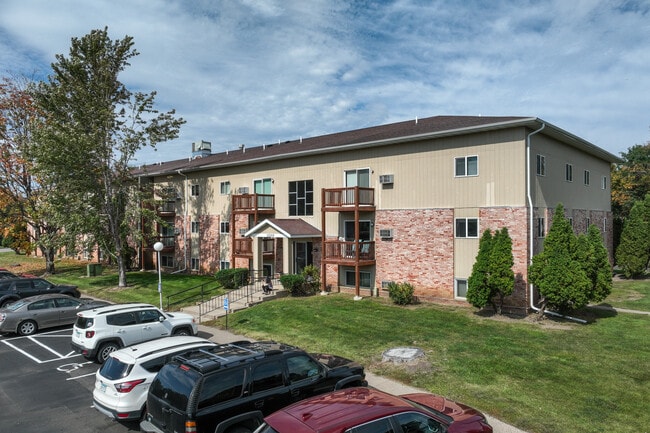 Four Seasons Apartments