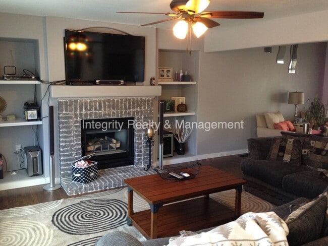 305 Dunhill St in Castle Rock, CO - Building Photo - Building Photo