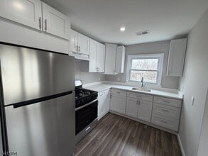 37 Quaid St in Sayreville, NJ - Building Photo - Building Photo