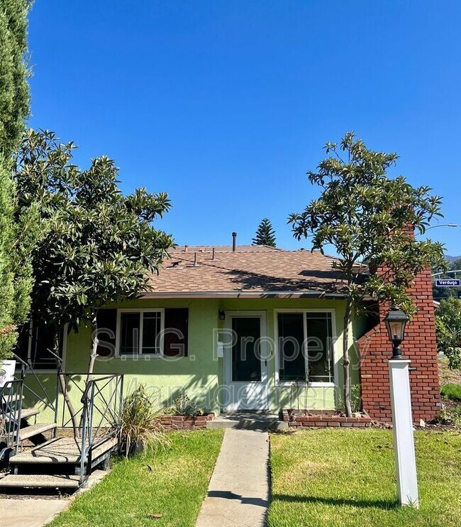 3639 Valihi Way in Glendale, CA - Building Photo - Building Photo