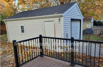 310 SW Hillside Dr in Topeka, KS - Building Photo - Building Photo