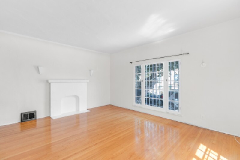 366 N Sierra Bonita Ave, Unit 104 in Los Angeles, CA - Building Photo