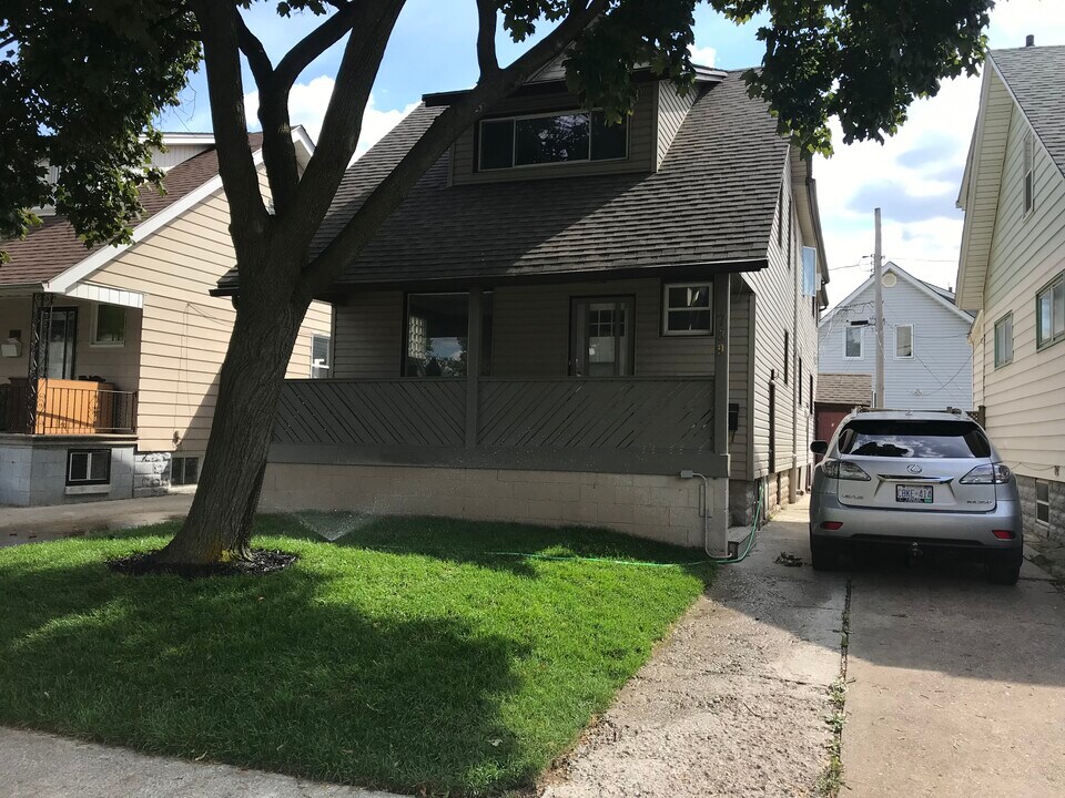 789 Elliott St E in Windsor, ON - Building Photo