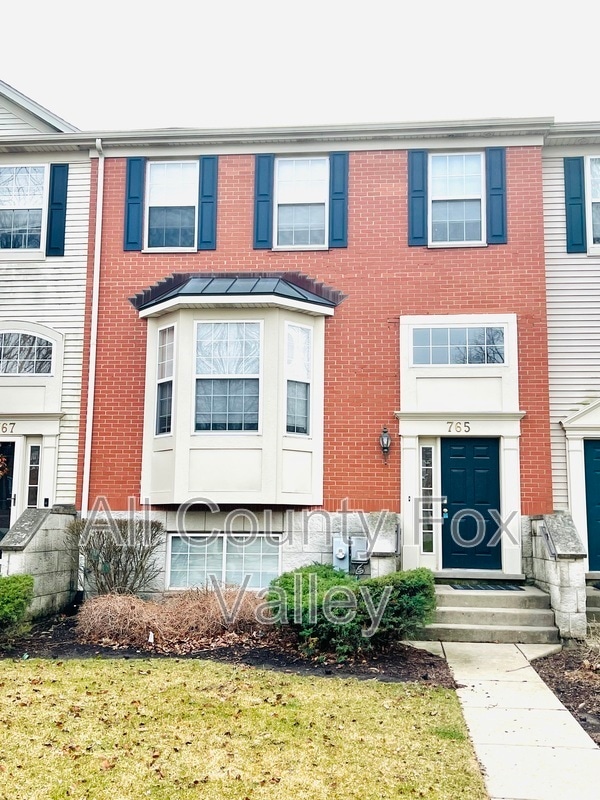 property at 765 Thornbury Ct