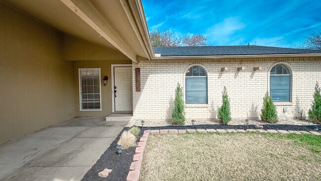 8421 Randy Dr in North Richland Hills, TX - Building Photo - Building Photo