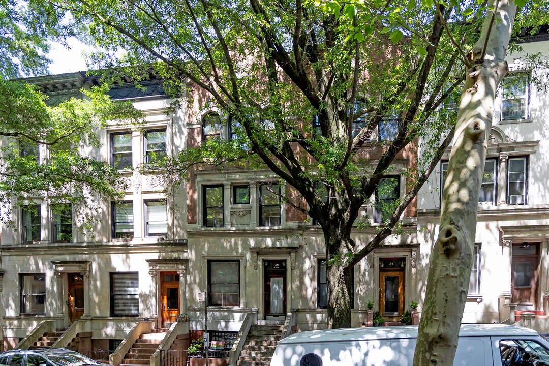 22 Hamilton Ter in New York, NY - Building Photo
