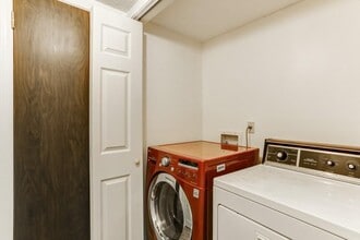 1830 Ashborough Ct in Marietta, GA - Building Photo - Building Photo