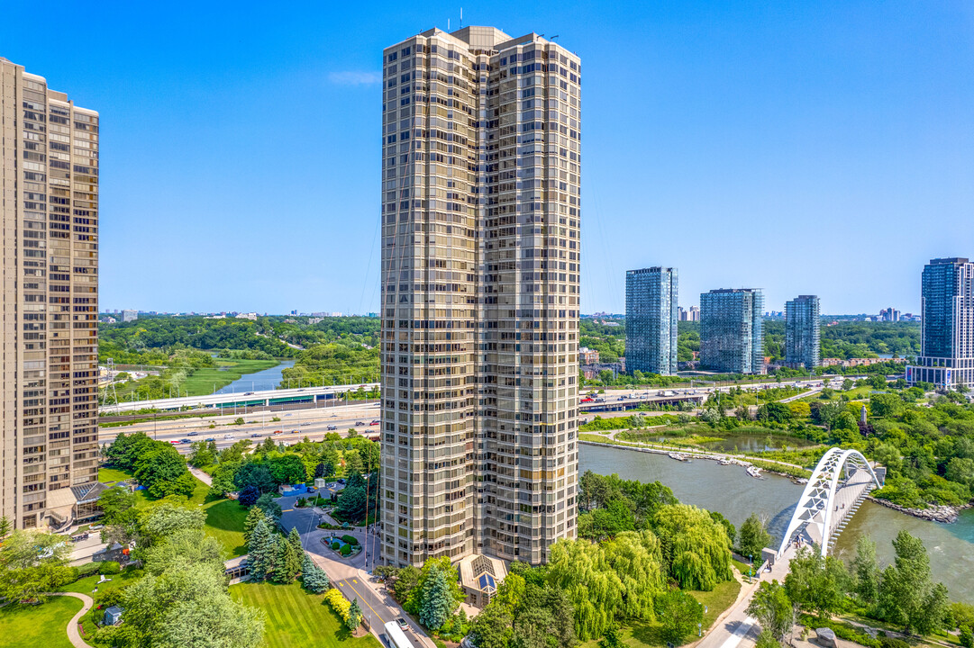 Palace Pier in Toronto, ON - Building Photo